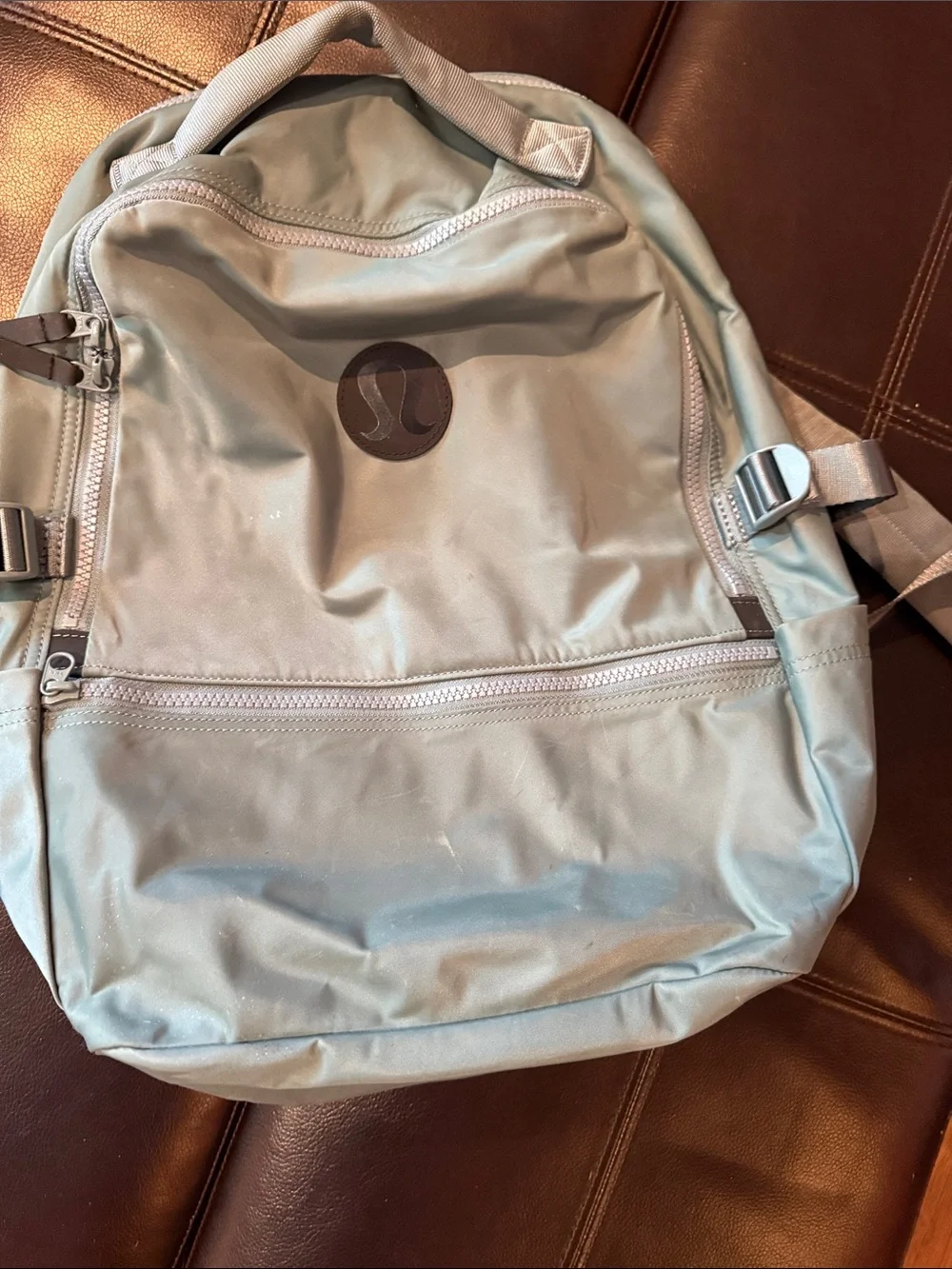 jester north face backpacks The Backpack this daypack from The 𝓛𝓾𝓵𝓾𝓵𝓮𝓶𝓸𝓷 Everywhere Crossbody bag Instrument_Yes color:Silver Gray